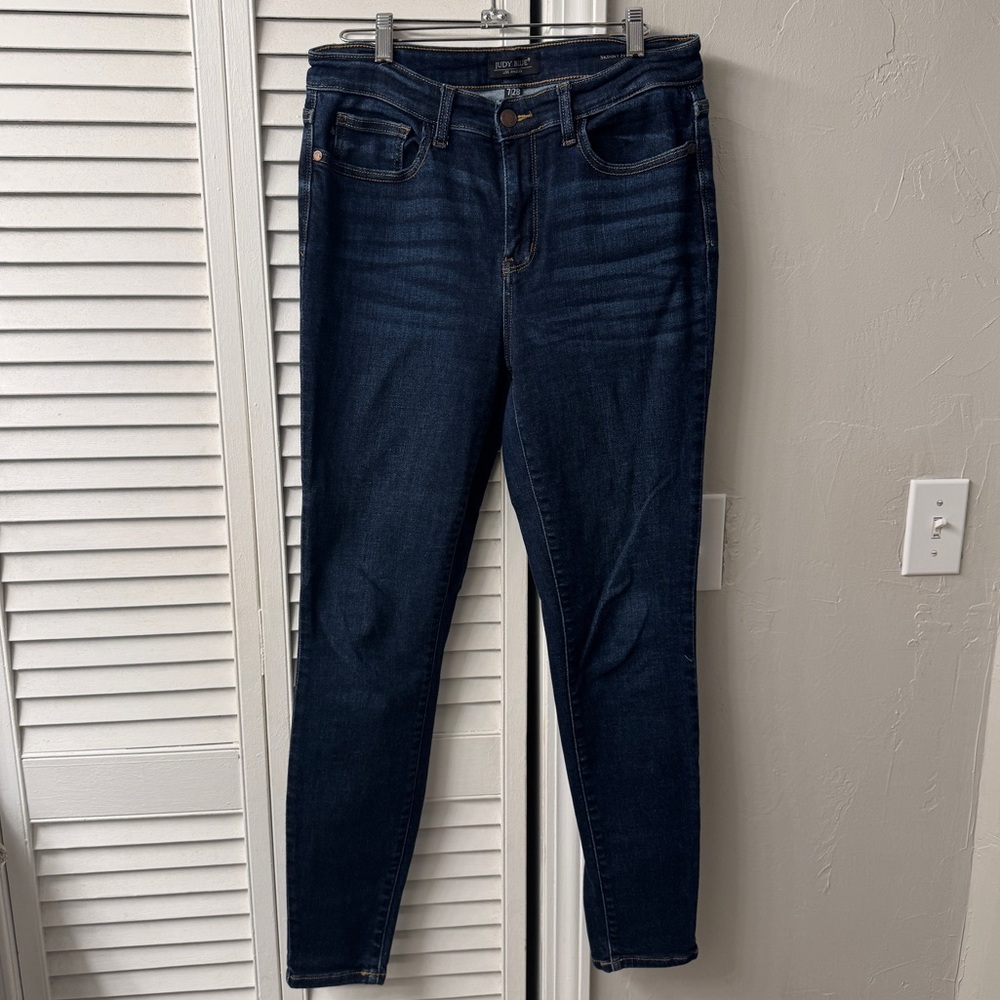 Judy Blue Dark Wash Skinny Jeans - Size 7/28 👖